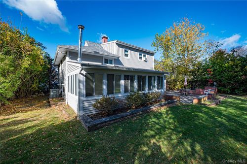 11 Dwight Cir, Commack, NY, 11725-3313 | Card Image