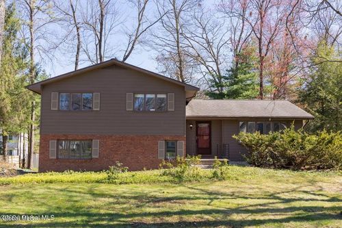 17 Cedarwood Dr, Queensbury, NY, 12804-1313 | Card Image