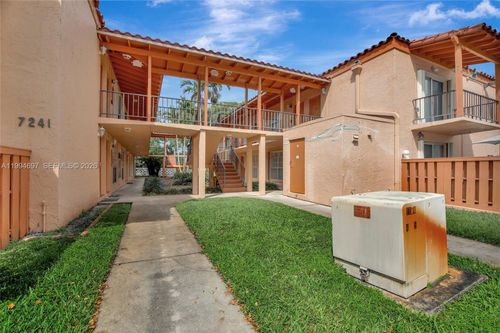 apt-d14-7241 Miami Lakes Dr, Miami Lakes, FL, 33014-6947 | Card Image