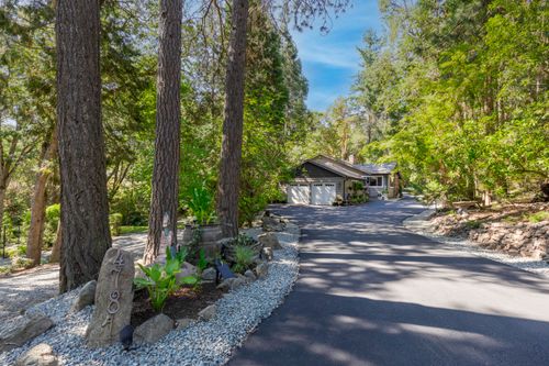 4781 Coleman Creek Rd, Medford, OR, 97501-9687 | Card Image