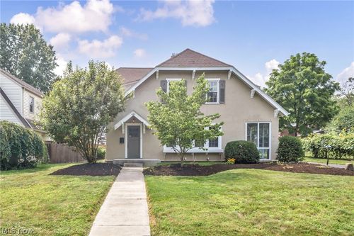 490 Dorchester Rd, Akron, OH, 44320-1947 | Card Image