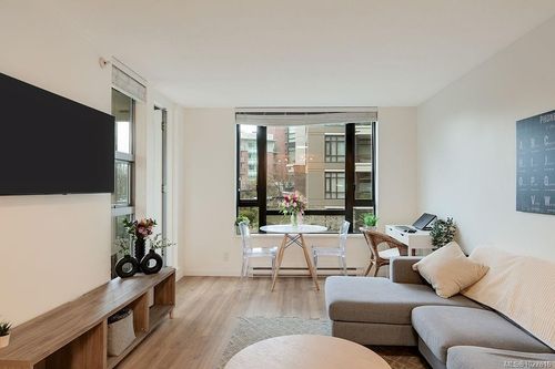 205-751 Fairfield Rd, Victoria, BC, V8W4A4 | Card Image