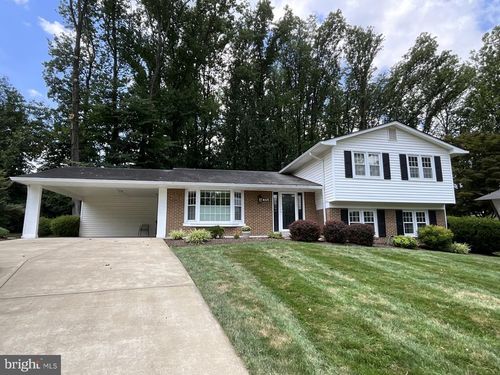 615 Kearney Ct Sw, Vienna, VA, 22180-6426 | Card Image