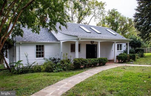 b-10600 Red Barn Ln, POTOMAC, MD, 20854-1953 | Card Image