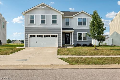 2689 Himelrigh Blvd, Barberton, OH, 44203-3906 | Card Image