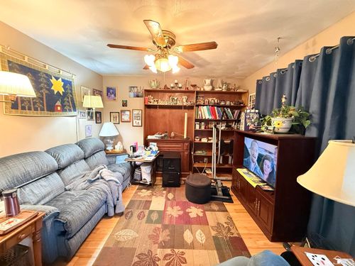 7292 Powlesland Ave, Temperance, MI, 48182-1423 | Card Image