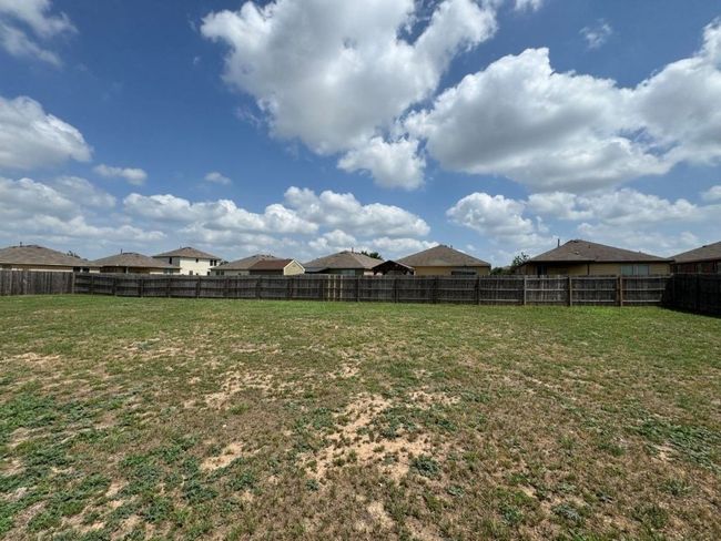 602 Moonwalker Trl, House other with 3 bedrooms, 3 bathrooms and 4 parking in Buda TX | Image 34