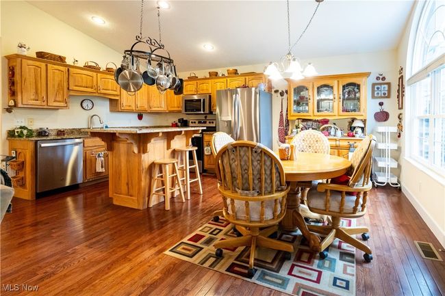 42 Turnberry Ln, Condo with 3 bedrooms, 2 bathrooms and null parking in Parkersburg WV | Image 5