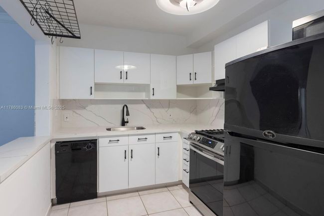 APT-1 - 1610 Pennsylvania Ave, Condo with 2 bedrooms, 2 bathrooms and null parking in Miami Beach FL | Image 8