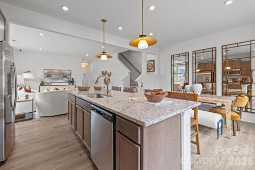 7635 Ethora Way, Charlotte, NC, 28216-5451 | Card Image