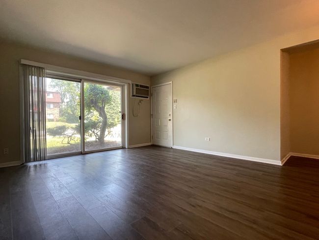 APT-1A - 1208 Whispering Hills Ct, Condo with 2 bedrooms, 1 bathrooms and 2 parking in Naperville IL | Image 8