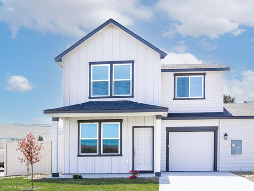 2692 Nw 28th St, Redmond, OR, 97756 | Card Image