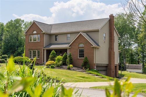 215 Warren Rd, Warrendale, PA, 15086-7585 | Card Image