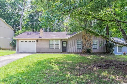 914 Hemingway Rd, Stone Mountain, GA, 30088-1911 | Card Image