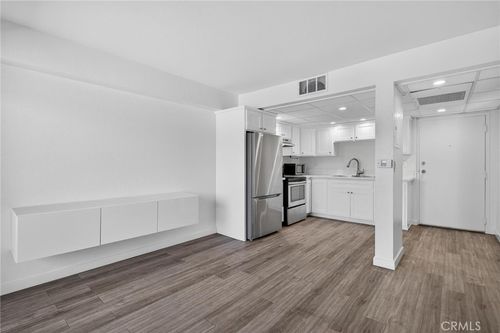apt-301-1450 Locust Ave, Long Beach, CA, 90813-5628 | Card Image