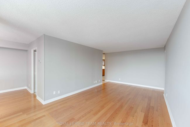 1601 - 1195 Richmond Rd, Condo with 3 bedrooms, 2 bathrooms and null parking in Ottawa ON | Image 9