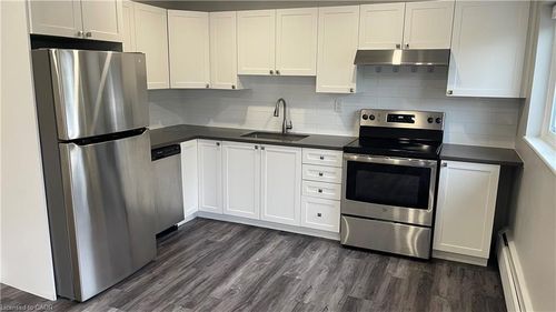 304-410 Hazel St, Waterloo, ON, N2L3P8 | Card Image