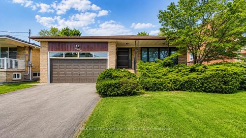 lower-284 Wilmington Ave, North York, ON, M3H5K7 | Card Image