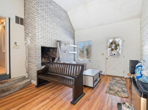 1 Stagecoach Dr, Sandown, NH, 03873-2122 | Card Image