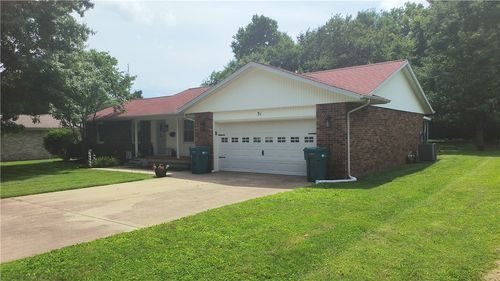 31 Cottontail Ln, Sullivan, IL, 61951-1681 | Card Image