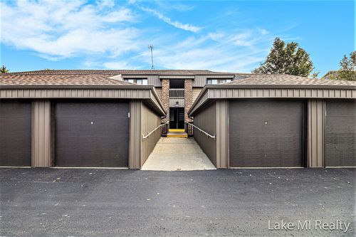 f-2919 Byron Center Ave Sw, Wyoming, MI, 49519-2493 | Card Image