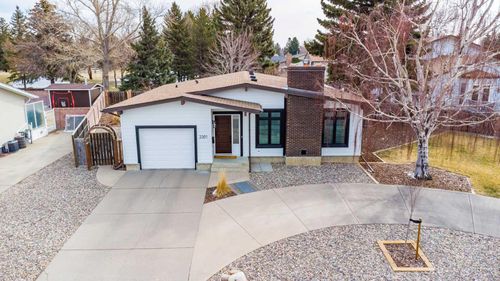 2301 20 St N, Lethbridge, AB, T1H4T9 | Card Image