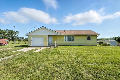 29354 W 319th St, Paola, KS, 66071-4654 | Card Image