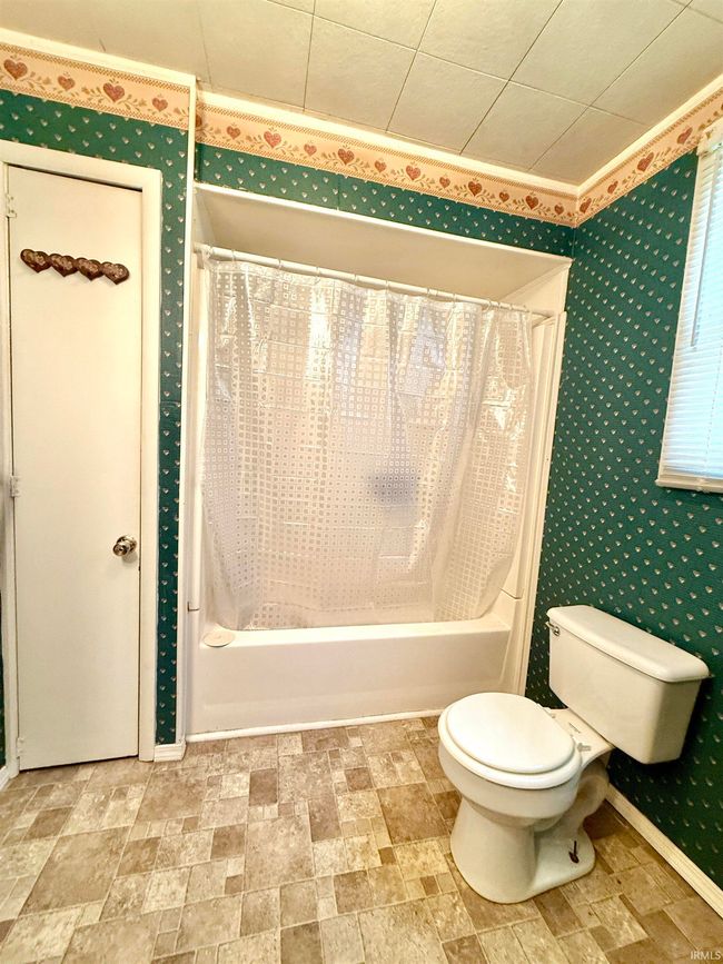 603 N Maple St, House other with 3 bedrooms, 2 bathrooms and null parking in Converse IN | Image 26