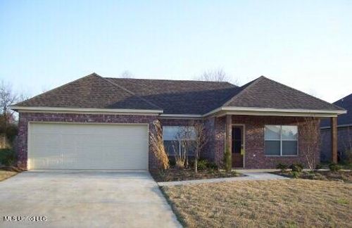 109 Newport Dr, Canton, MS, 39046-6039 | Card Image