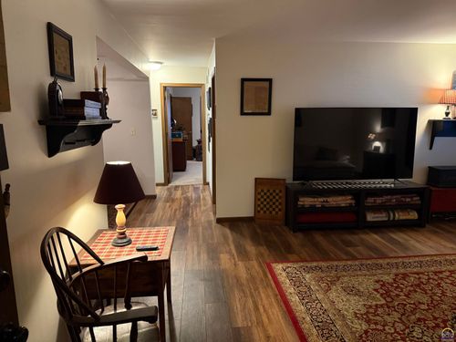 apt-7-3059 #7 Sw Maupin Ln, Topeka, KS, 66614-5308 | Card Image