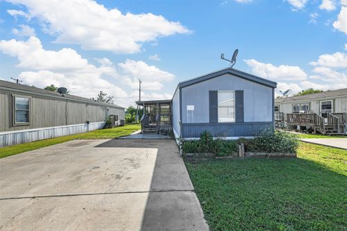 454 Sandy Bass Ln, Newark, TX, 76071-3864 | Card Image