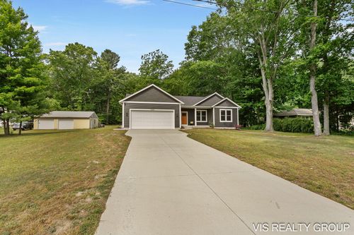 13407 152nd Ave, Grand Haven, MI, 49417-8510 | Card Image