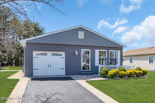 30 Pine Valley Dr, Toms River, NJ, 08757-5937 | Card Image