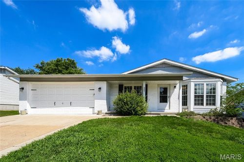 3001 Northern Lights Dr, Arnold, MO, 63010-3869 | Card Image