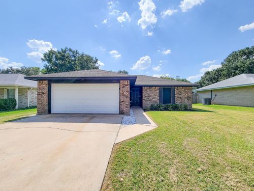 4916 Sandalwood Ave, Rosenberg, TX, 77471-5519 | Card Image