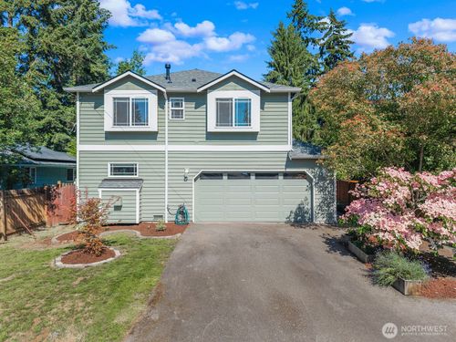 15732 Interlake Ave N, Shoreline, WA, 98133-5737 | Card Image