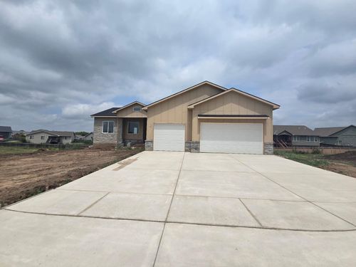 2910 E Burlington Ct, Wichita, KS, 67219 | Card Image