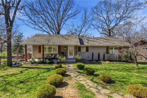 1617 W Shadowridge Dr, Fayetteville, AR, 72701-2638 | Card Image