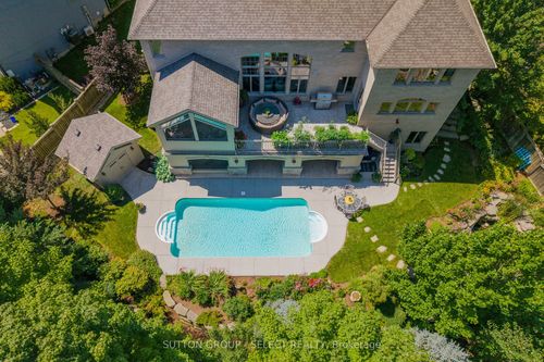 {{alt}} | Card Image