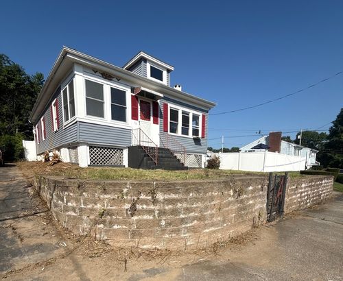 12 Roosevelt Ave, North Attleboro, MA, 02760-1513 | Card Image