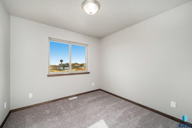 804 N Juniper St, House other with 3 bedrooms, 2 bathrooms and null parking in Lennox SD | Image 16