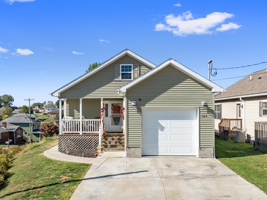 12th St, Weirton, WV 26062