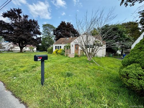 127 Watkins Ave, Middletown, NY, 10940-4518 | Card Image