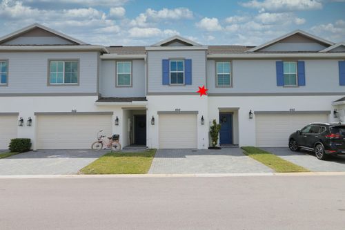 656 Ne Waters Edge Ln, Port St Lucie, FL, 34983-3533 | Card Image