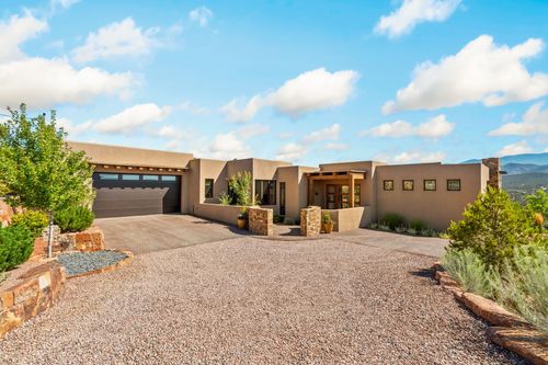 193 Circle Dr, Santa Fe, NM, 87501-8817 | Card Image