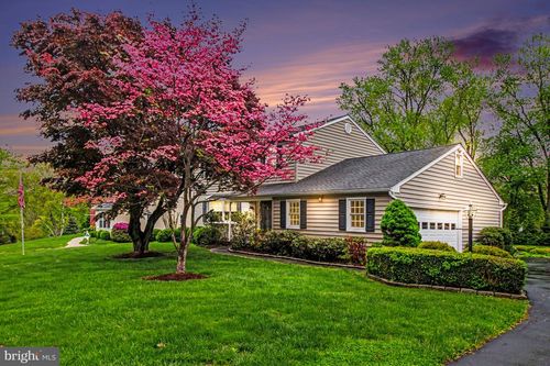 917 Cedar Grove Rd, BROOMALL, PA, 19008-2703 | Card Image