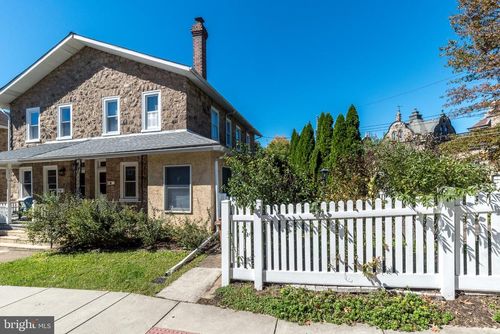 460 Renfrew Ave, AMBLER, PA, 19002-5815 | Card Image