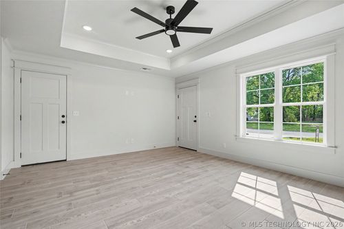 831 S Wood St, Pryor, OK, 74361-6038 | Card Image