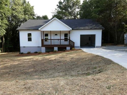 1213 Hillcrest Dr, Thomasville, NC, 27360-4411 | Card Image