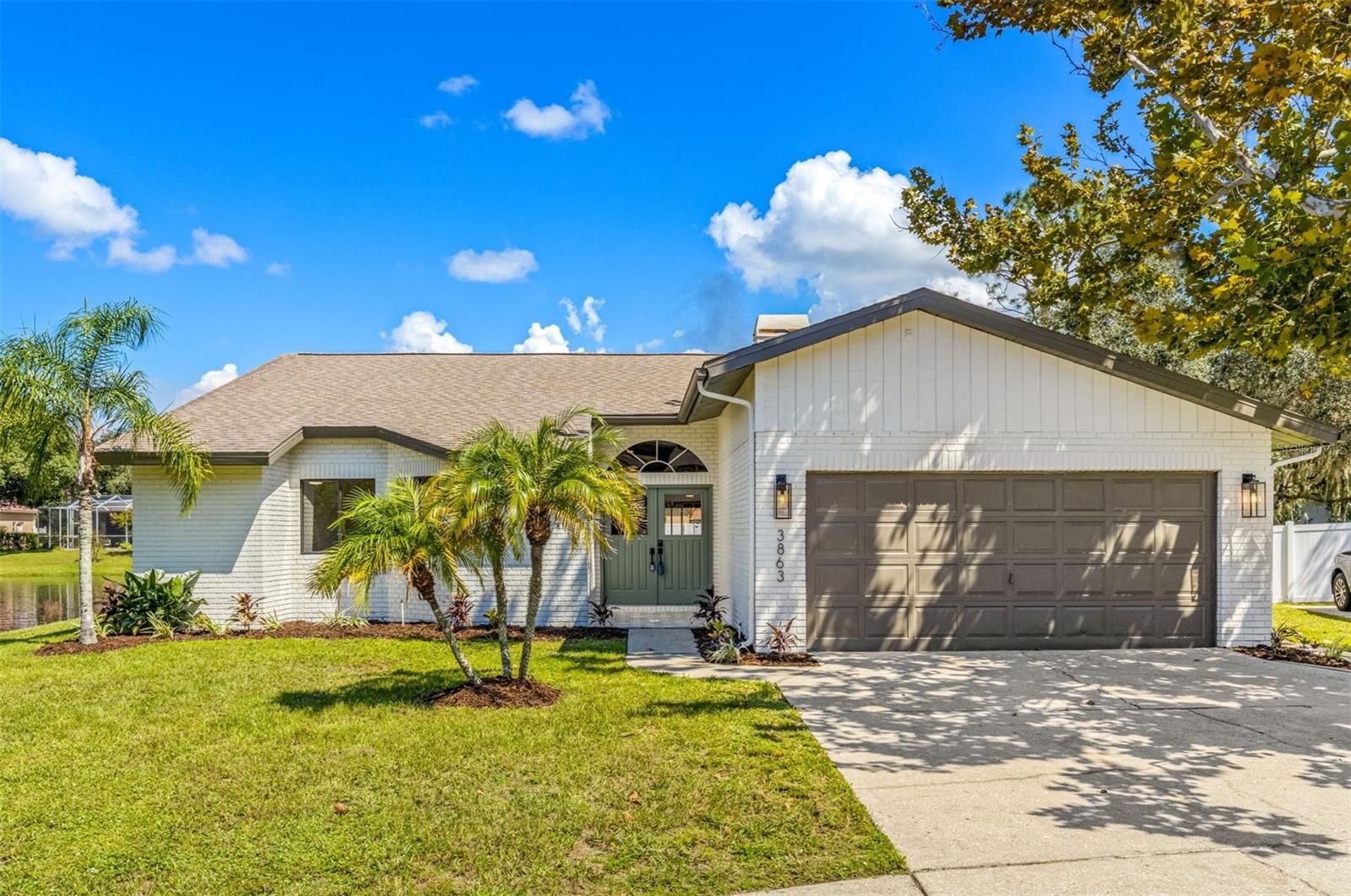 Oakleaf Cir, Tarpon Springs, FL 34688